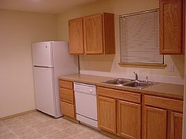 Luxurious 3 bd, 2.5 bath, 2 car-garage. in Bothell, WA (Photo 2 of 5)