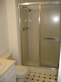 3 beds/2 baths, HEAT INCLUDED!! in Denver, CO (Photo 3 of 5)