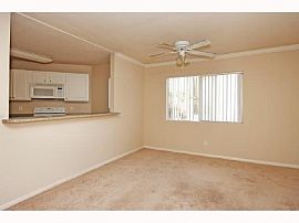 2 br – 2 bath – Large Unit - La Jolla –  in San Diego, CA (Photo 3 of 5)