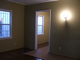 CLASSY CHARMING AND COZY in Leimert Park, CA (Photo 3 of 3)