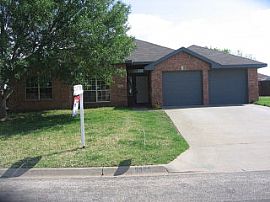 Single family home in the Bluffs! in San Angelo, TX