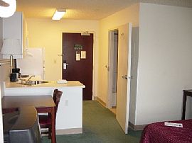 Fully Furnished Studio Suites/Month to M in Carlsbad, CA (Photo 3 of 5)