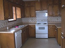 CHARMING 3 BDRM FAMILY HOME FOR RENT in Stone Mountain, GA (Photo 6 of 6)