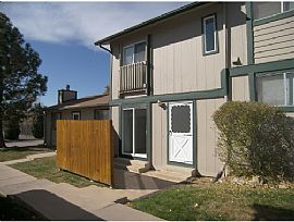 Adorable Townhome - Classic & Cozy in Thornton, CO