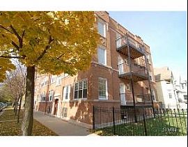 Albany Park Condo Near Kimball Brown Lin in Chicago, IL (Photo 2 of 6)