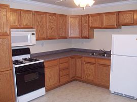 Spacious 4 Bedroom House in Round Lake Beach, IL (Photo 2 of 4)