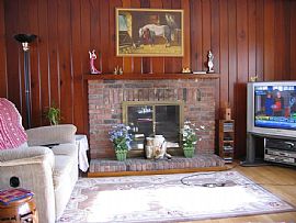 Spacious Split Level in Cranford, NJ (Photo 2 of 5)