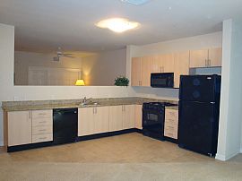 Newer/Contemporary Downtown 1 BR Condo  in San Diego, CA (Photo 6 of 6)