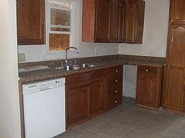 2 bedroom house newly remodeled in Modesto, CA (Photo 2 of 4)
