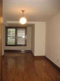 HUGE 3bed, 2bath - NO SECURITY DEPOSIT in Chicago, IL (Photo 2 of 5)