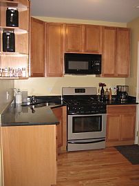 2BR/BTH $150 off 1st 3 mos! In unit W/D! in Rogers Park, IL (Photo 2 of 6)