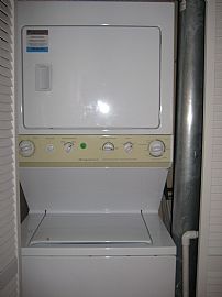 2BR/BTH $150 off 1st 3 mos! In unit W/D! in Rogers Park, IL (Photo 6 of 6)