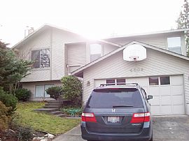 4 bedroom, 3 bath house in Kent WA  in Kent, WA (Photo 2 of 2)