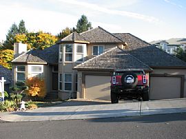 Executive Bull Mountain Home in Tigard, OR