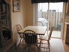 Forest Grove Townhouse in Forest Grove, OR (Photo 3 of 6)