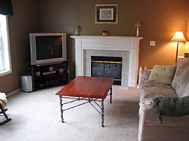 Forest Grove Townhouse in Forest Grove, OR (Photo 4 of 6)