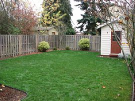 Forest Grove Townhouse in Forest Grove, OR (Photo 6 of 6)