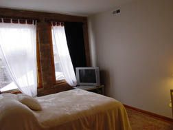 GREAT 2 Bedroom Rehabbed Condo! in Rogers Park, IL (Photo 3 of 3)