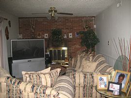 Fabuolous negotiable four bedroom in Charlotte, NC (Photo 2 of 6)