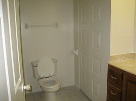 Fabuolous negotiable four bedroom in Charlotte, NC (Photo 6 of 6)