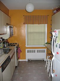 Large 1 bedroom corner co-op  in Hartsdale, NY (Photo 6 of 6)