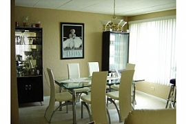 Luxurious 2 Bedroom 2 Full Bath Condo in Palatine, IL (Photo 1 of 6)