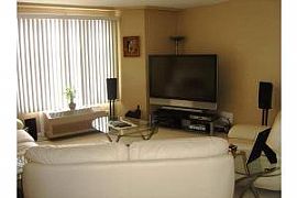 Luxurious 2 Bedroom 2 Full Bath Condo in Palatine, IL (Photo 2 of 6)