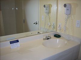 All included studio in Newark, DE (Photo 2 of 6)