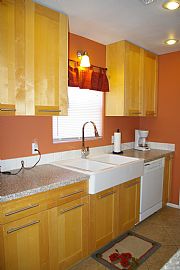 Beautiful Clean Furnished 2 Bedroom with Utilities Included in 29 Palms, CA (Photo 7 of 12)
