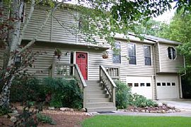 GORGEOUS MOVE IN READY 4 BEDROOM in Marietta, GA