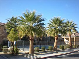 3 and 4 Bedrooms Available in Cathedral City, CA (Photo 4 of 4)