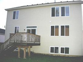 4BR 2.5 BA NewerHouse, Grayslake IL Schl in Round Lake, IL (Photo 2 of 4)