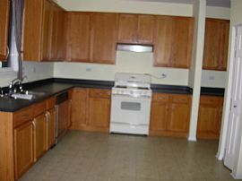 4BR 2.5 BA NewerHouse, Grayslake IL Schl in Round Lake, IL (Photo 3 of 4)