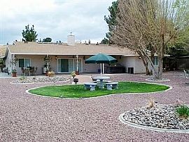 Spacious Single Level in Hesperia, CA (Photo 4 of 4)