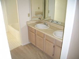 2 WEEKS FREE RENT**CENTRAL PHX in Phoenix, AZ (Photo 3 of 6)