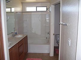 2 WEEKS FREE RENT**EXTENDED PATIO in Peoria, AZ (Photo 4 of 5)