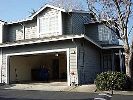 3 BR 2.5 Ba Newer, Large, Updated  in Pittsburg, CA (Photo 1 of 6)