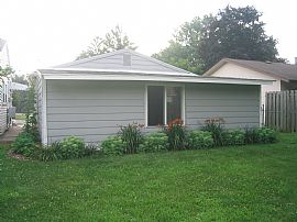 cute family home in Green Oak Township, MI (Photo 4 of 5)