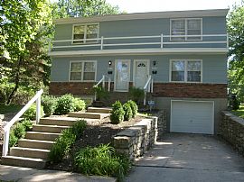 KUMED Duplex Spacious Remodeled Garage  in Kansas City, MO