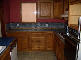 Live on Water. Luxurious 3 bd, 1.5 bath in Auburn, WA (Photo 5 of 6)