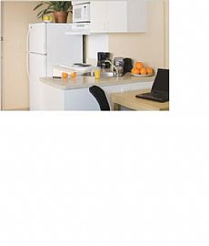 Beautiful Hotel With Full Kitchen in Burbank, CA (Photo 3 of 5)