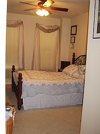 Beautiful Condominium in Arlington, VA (Photo 2 of 6)