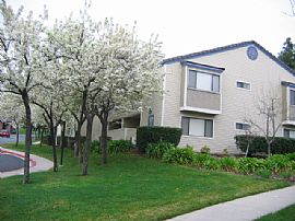 Spacious two bedroom town homes in Pittsburg, CA