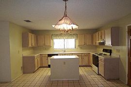 READY FOR IMMEDIATE MOVE IN.  in San Antonio, TX (Photo 5 of 6)