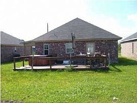 Newer House in Quiet Neighborhood in Patterson, LA (Photo 2 of 5)