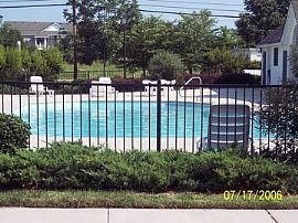 Beautiful Townhome Great for Roomates in Charlotte, NC (Photo 3 of 6)