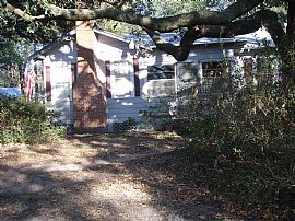 quite,roomy house in Jacksonville, FL (Photo 1 of 6)
