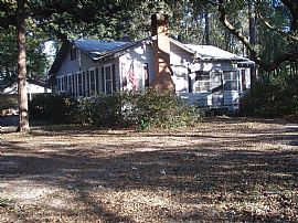 quite,roomy house in Jacksonville, FL (Photo 2 of 6)