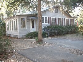 quite,roomy house in Jacksonville, FL