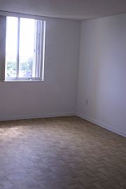 Great 2/2 Apartment in Miami, FL (Photo 3 of 5)